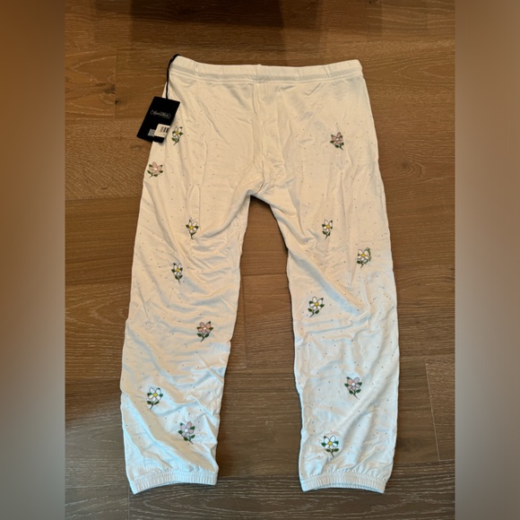 Lauren Moshi Large White Flower's and Rhinestones Joggers. ⚡️💗 - Picture 2 of 4